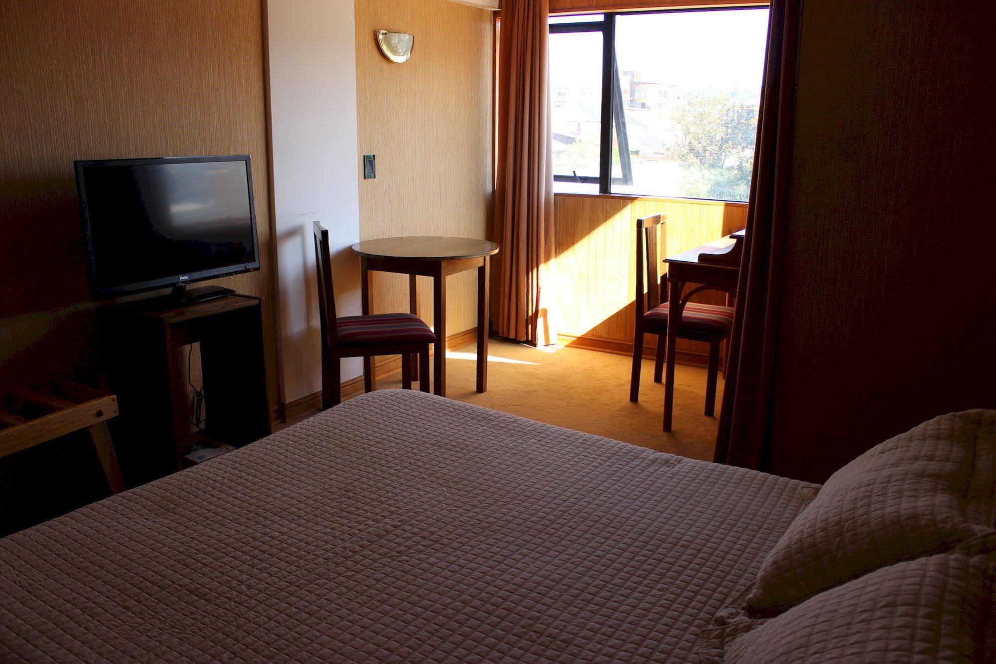 Hotel Antupiren プエルトモント エクステリア 写真