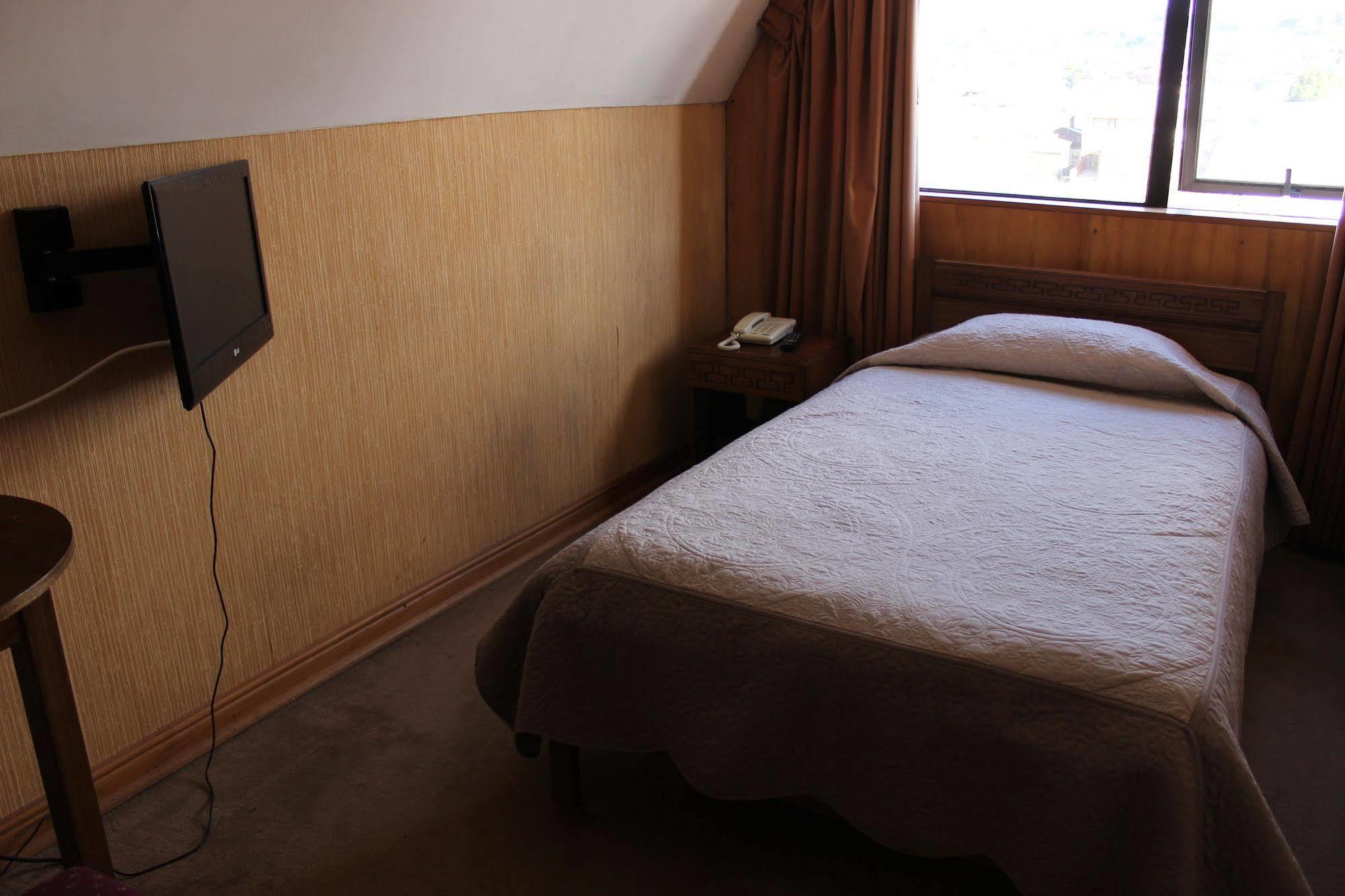 Hotel Antupiren プエルトモント エクステリア 写真