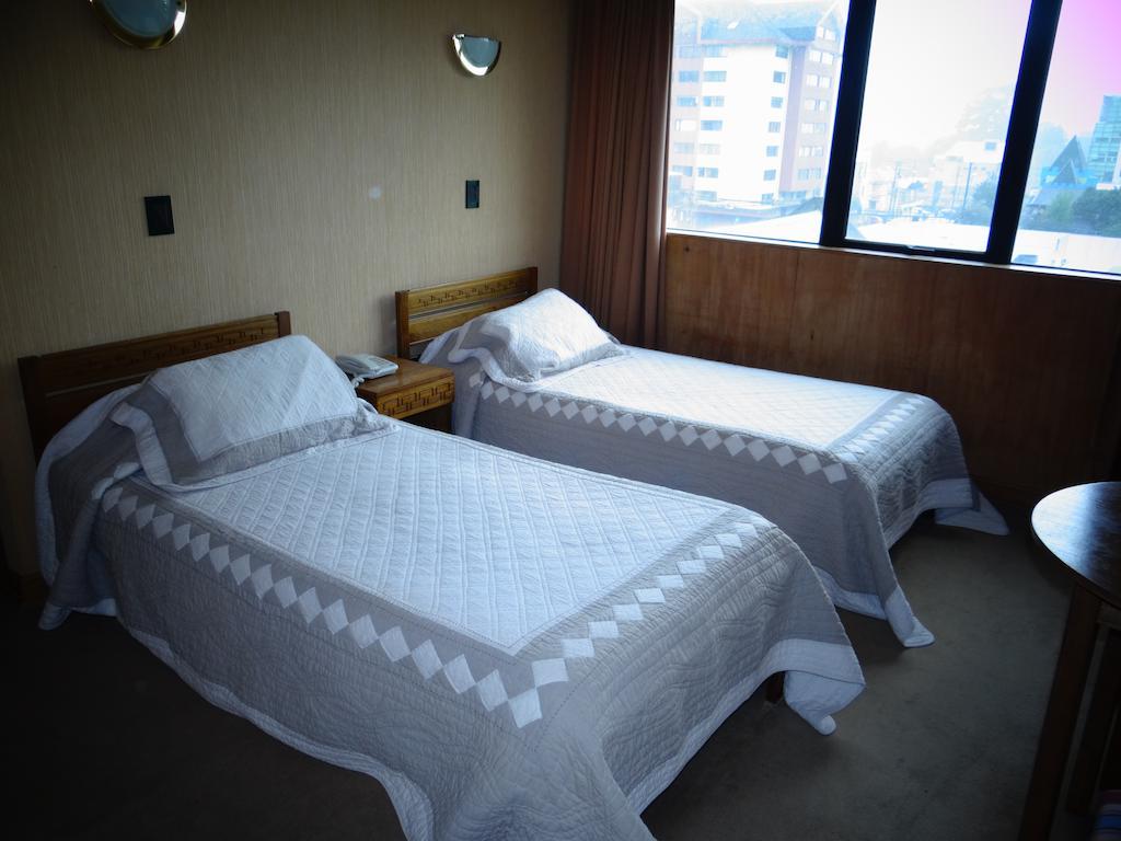 Hotel Antupiren プエルトモント エクステリア 写真
